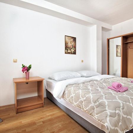 Studio & Apartments More 네움 외부 사진