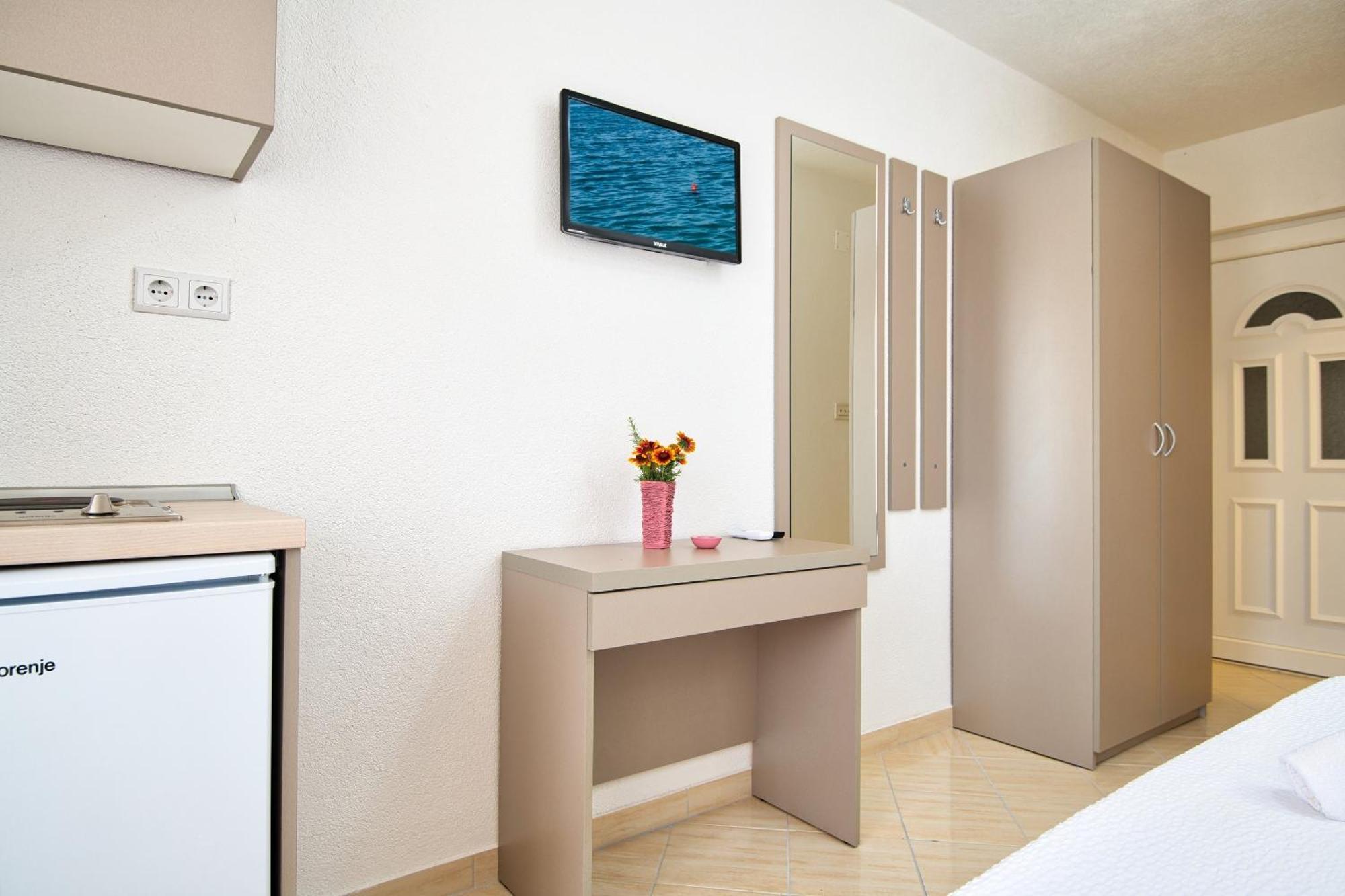 Studio & Apartments More 네움 외부 사진