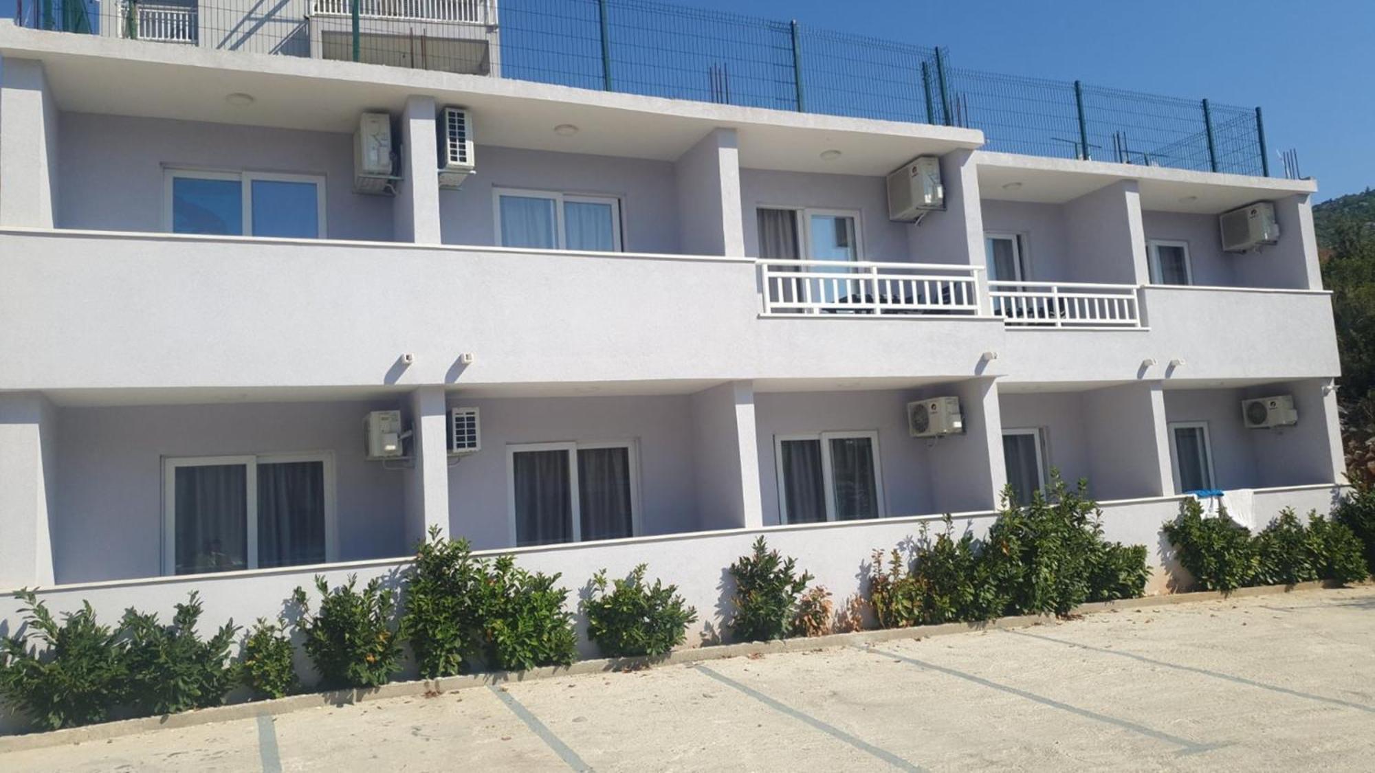 Studio & Apartments More 네움 외부 사진