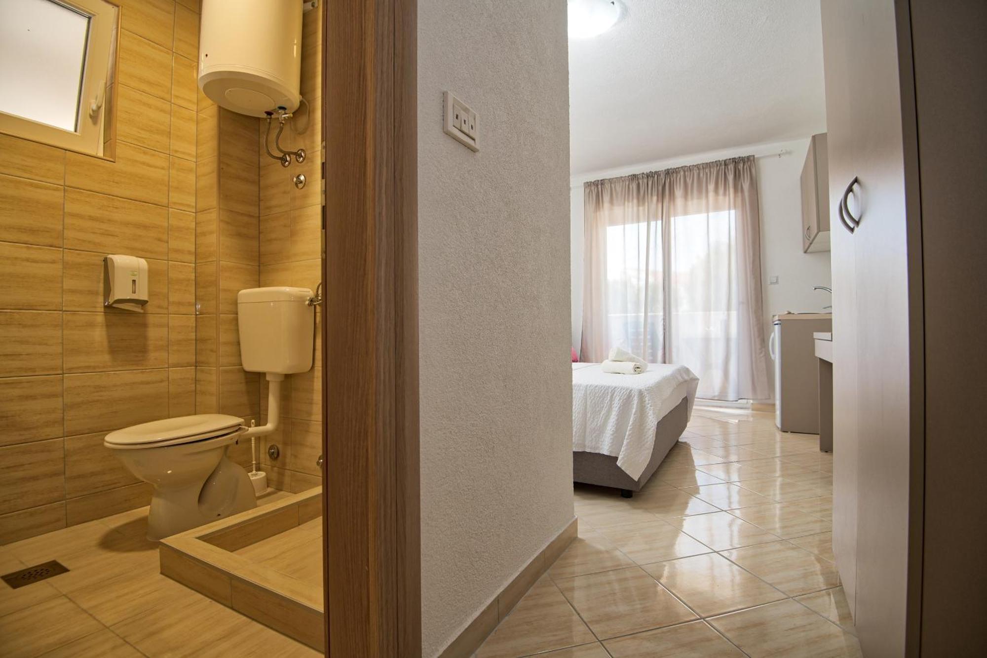 Studio & Apartments More 네움 외부 사진