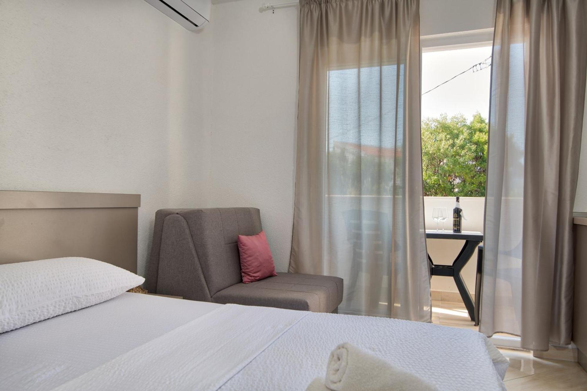 Studio & Apartments More 네움 외부 사진